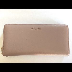 Wozeah zip wallet and wristlet